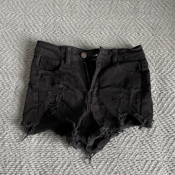 Fashion Nova Black Denim Shorts - Picture 1 of 1